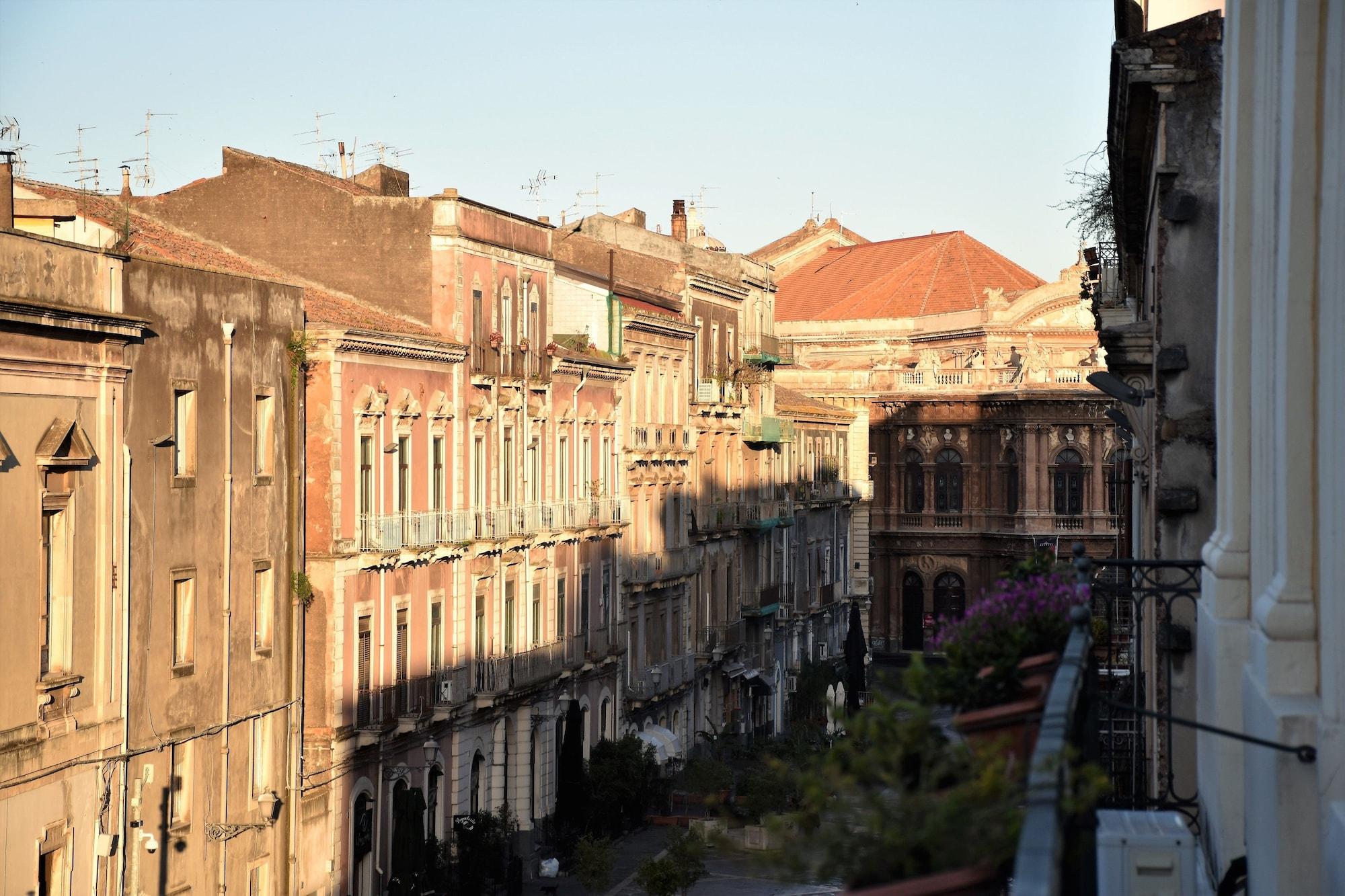 B&B Al Teatro Massimo Catânia Exterior foto