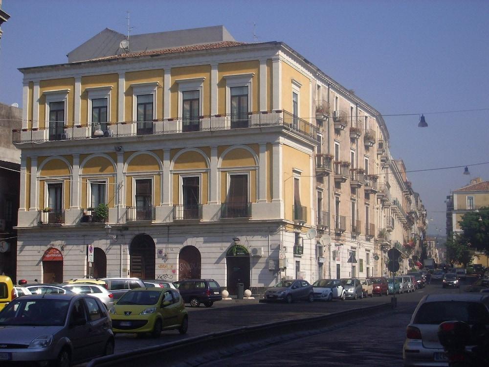 B&B Al Teatro Massimo Catânia Exterior foto